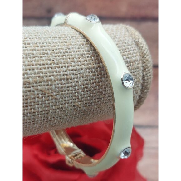 Premier Designs Hinged Bangle CREME BRULEE 7.5" Gold Tone Crystals White Enamel - Picture 2 of 12